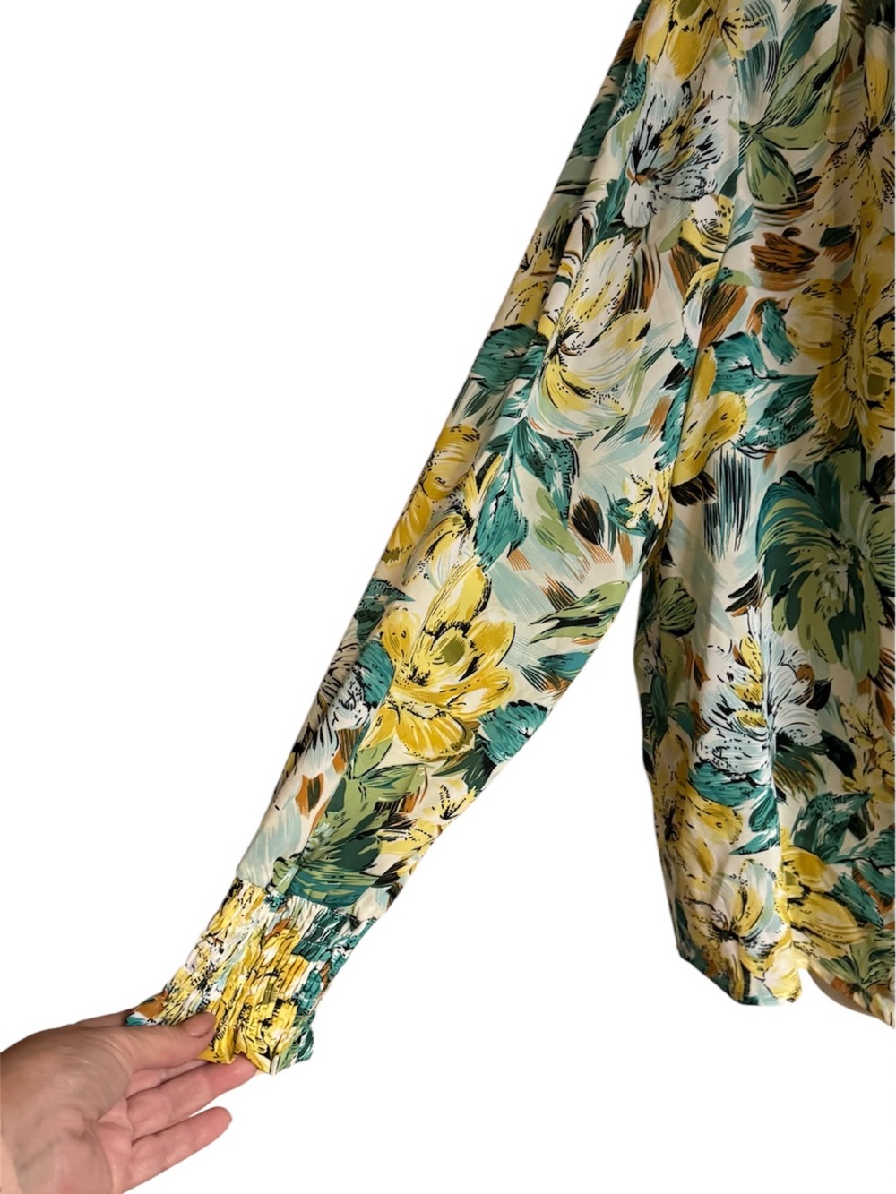 NWT Coco + Carmen Yellow Green Floral V-Neck Ruffle Blouse PLUS: 2X #11 - Picture 3 of 10